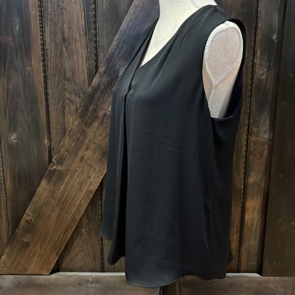 White House Black Market black sleeveless blouse - Picture 4 of 9